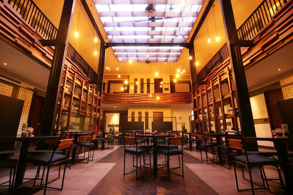 Lobby & Reception