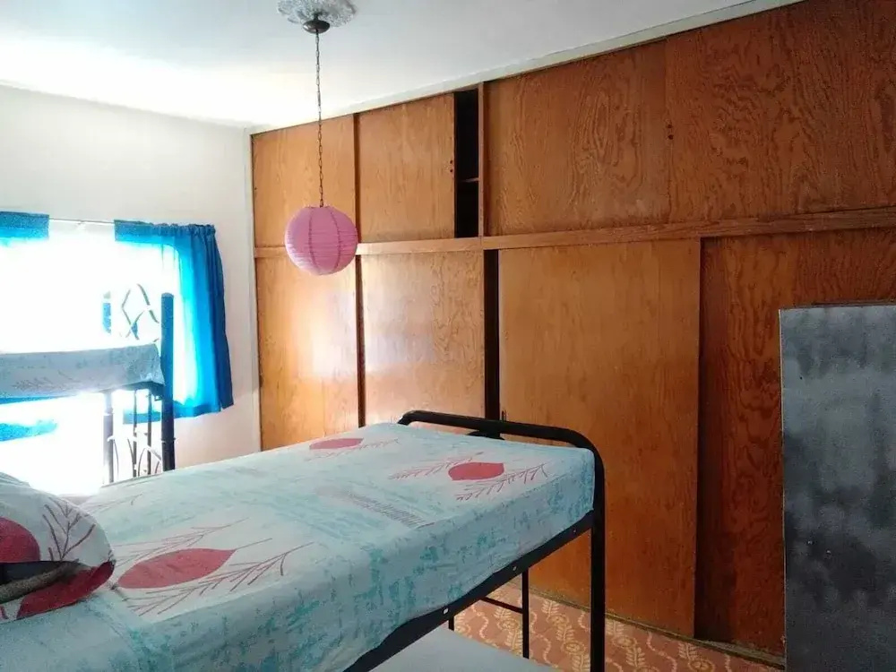 5 Bedrooms Bed in Dorm