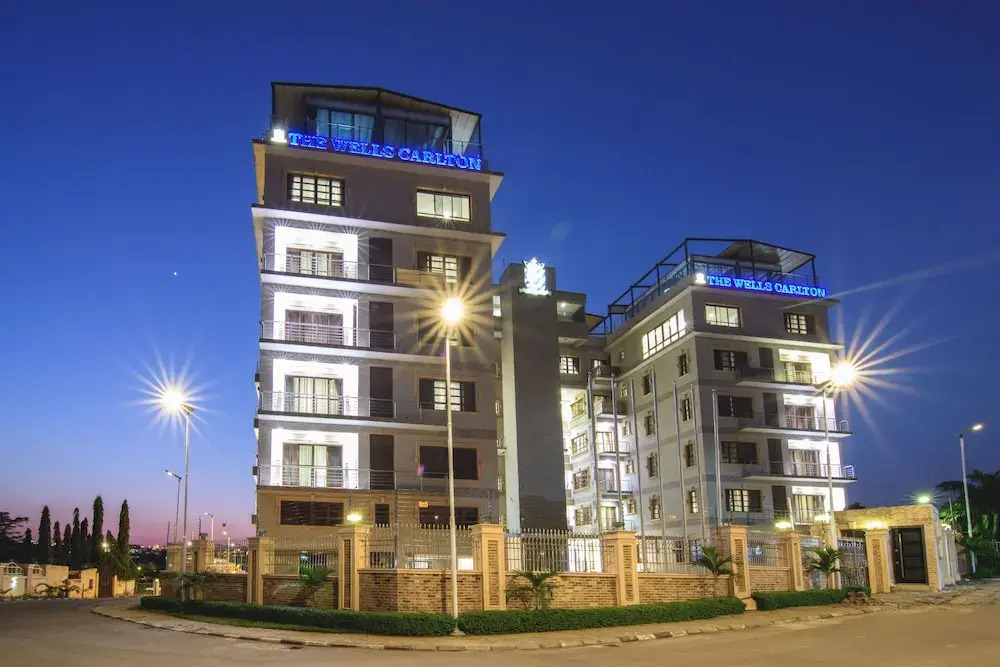 The Wells Carlton Hotel and Apartments — фото