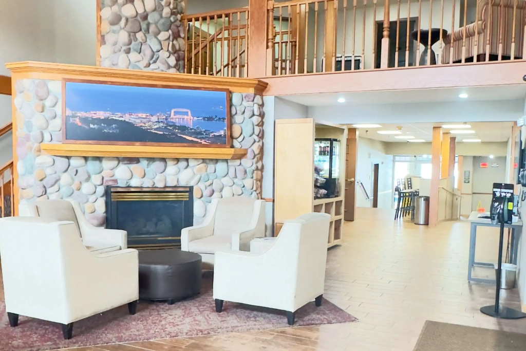 Lobby & Reception