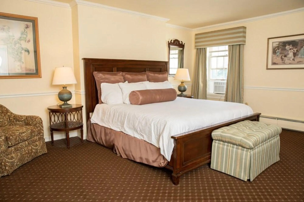Plumsteadville Inn by null