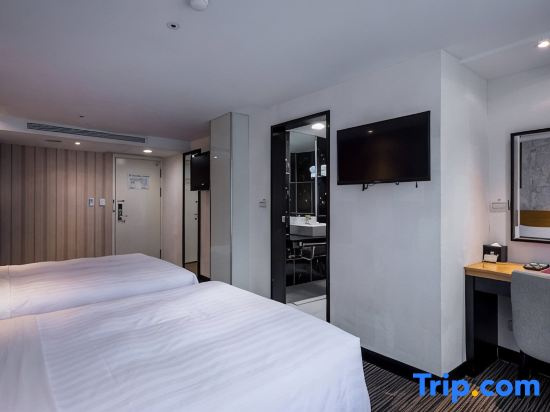 Business Quadruple room