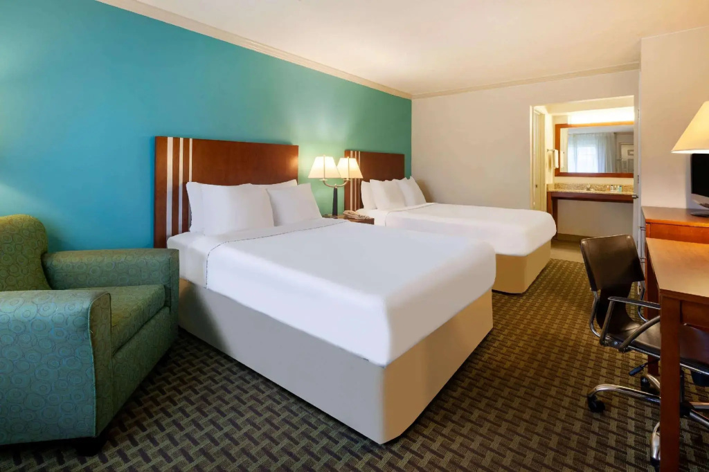 Days Inn by Wyndham Austintown - Chambres