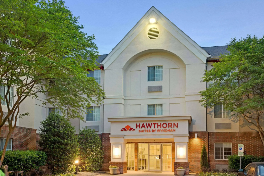Suburban Studios Charlotte – Executive Park