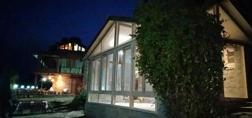 Himalayan Kothi Kais