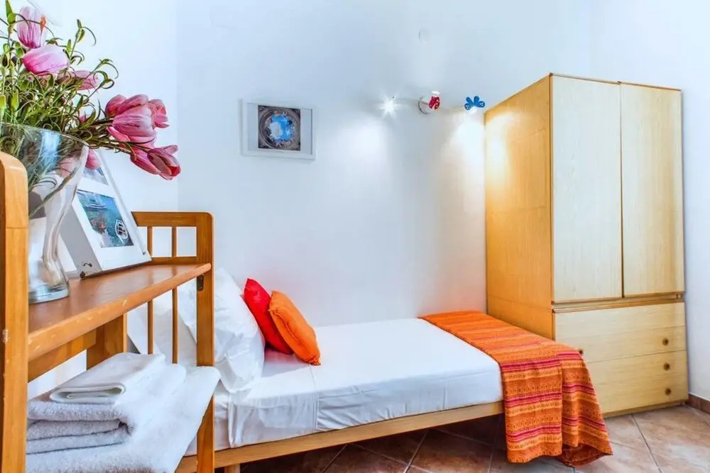 Colorful and Spacious Flat Near Termini Station