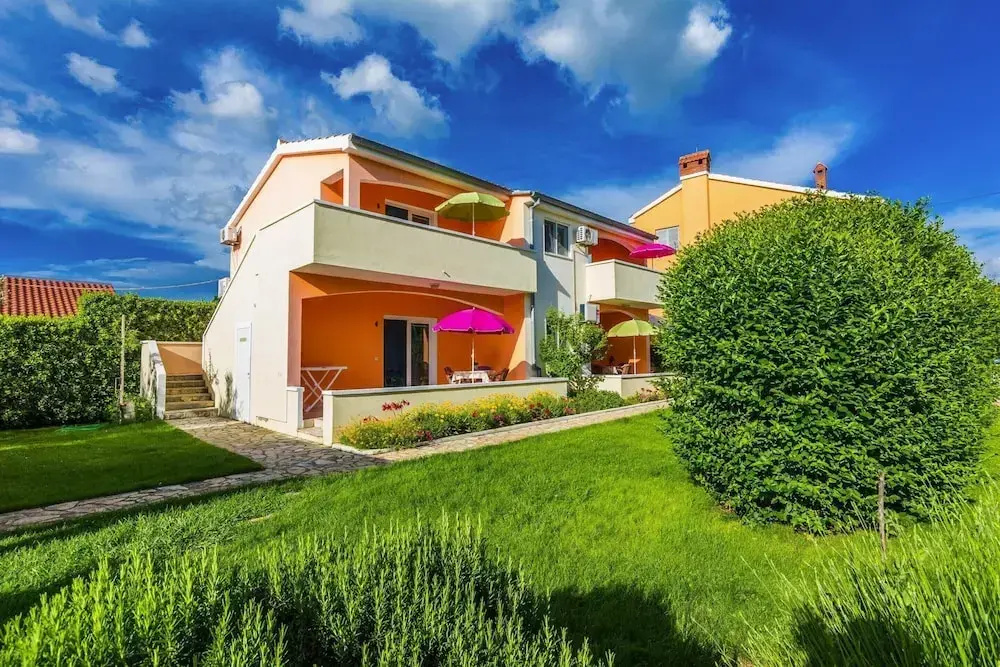 Apartment in Nin With Pool Near the Beach