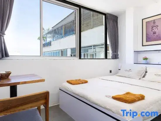 Standard Double room (full double bed)