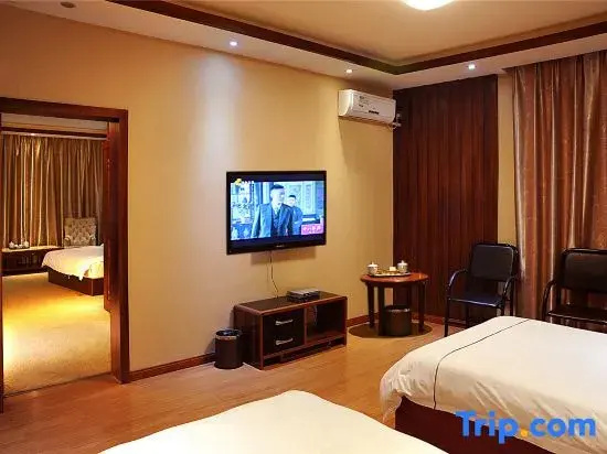 Deluxe Suite