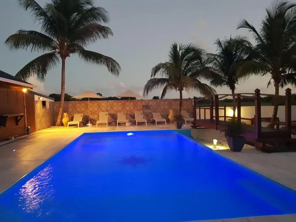 2 Bedrooms Bungalow