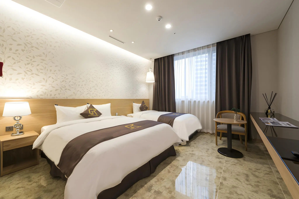 GoldRiver Hotel — фото