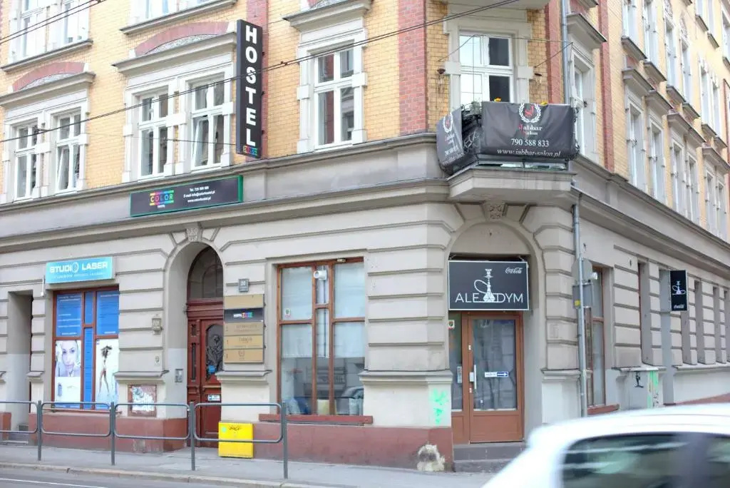 COLOR hostel