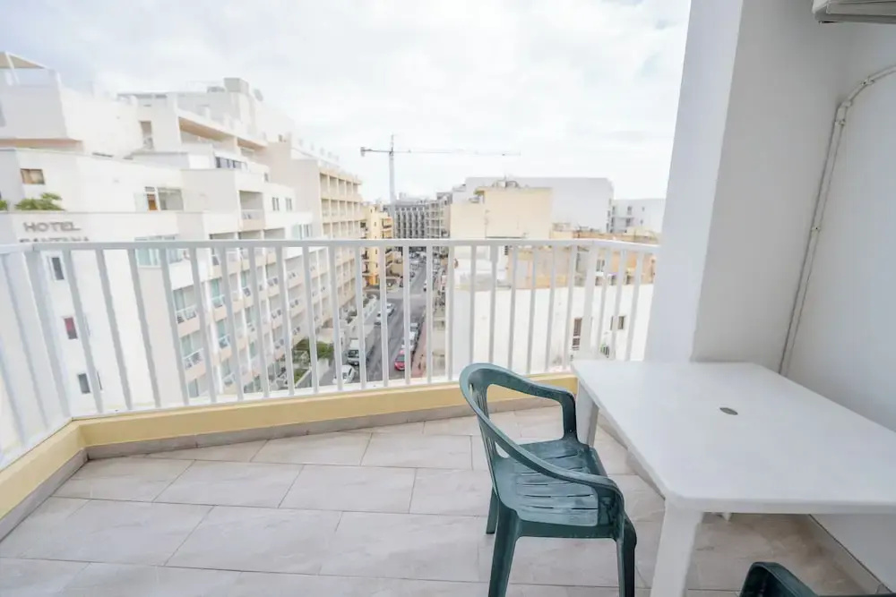 Chic Modern 1BR APT near Salina Bay