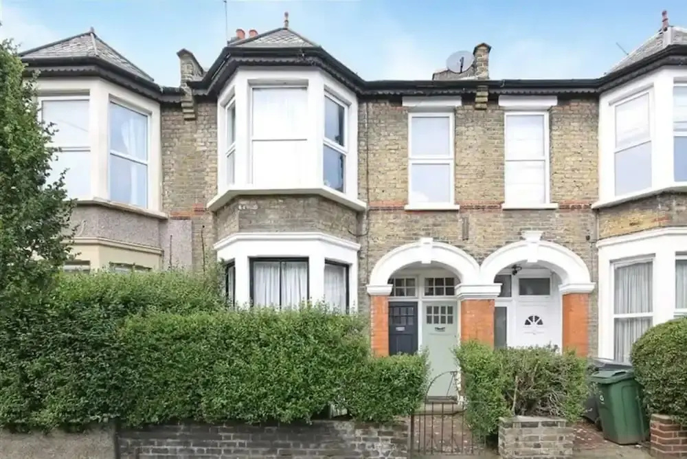 Rustic 1 Bedroom Garden Apartment in the Heart of East London