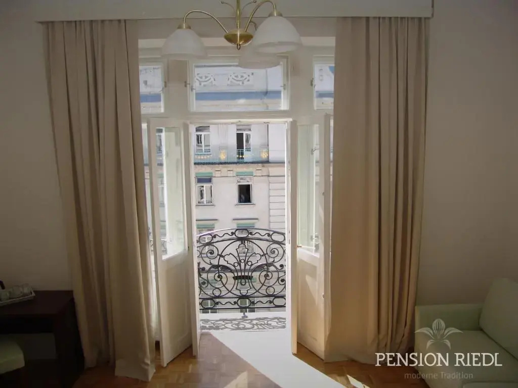 Grand room