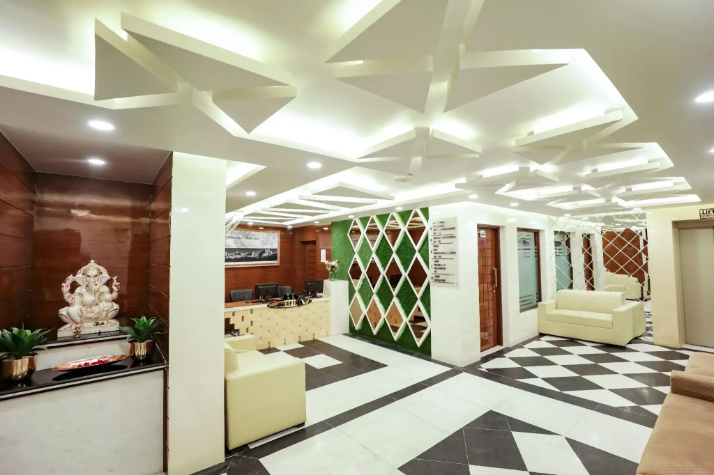 Lobby & Reception