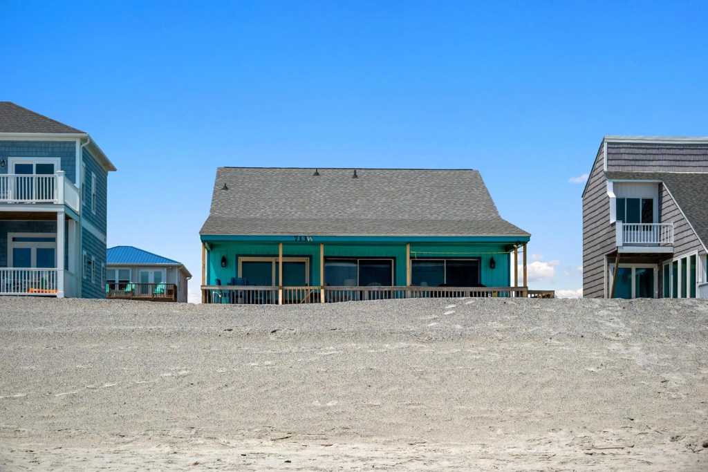 A Pirate's Paradise by Oak Island Accommodations