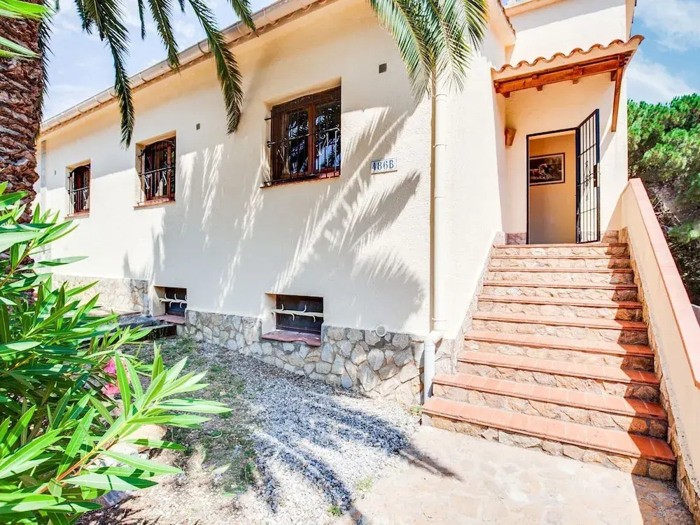 Chic Holiday Home in Playa de Pals With Terrace