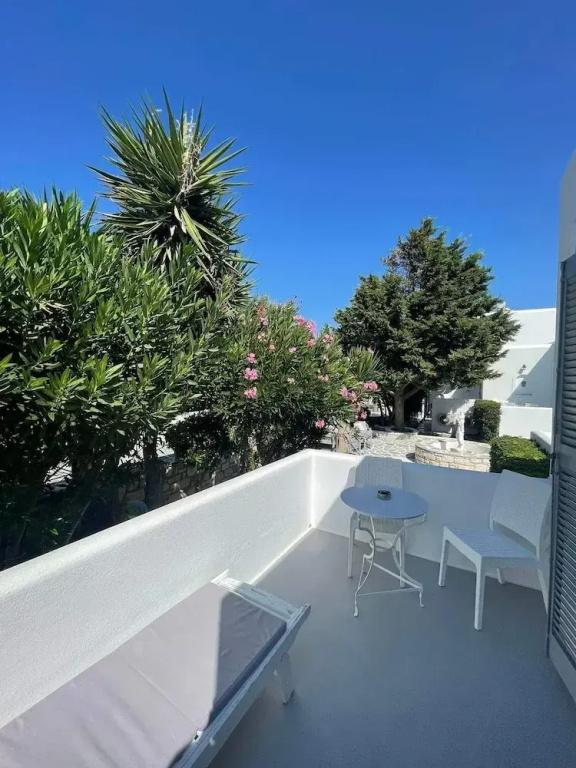 Deluxe Double room with garden view (full double bed)