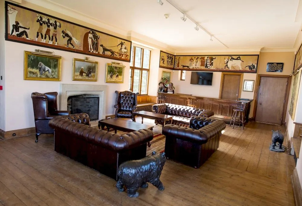 Lobby & Reception