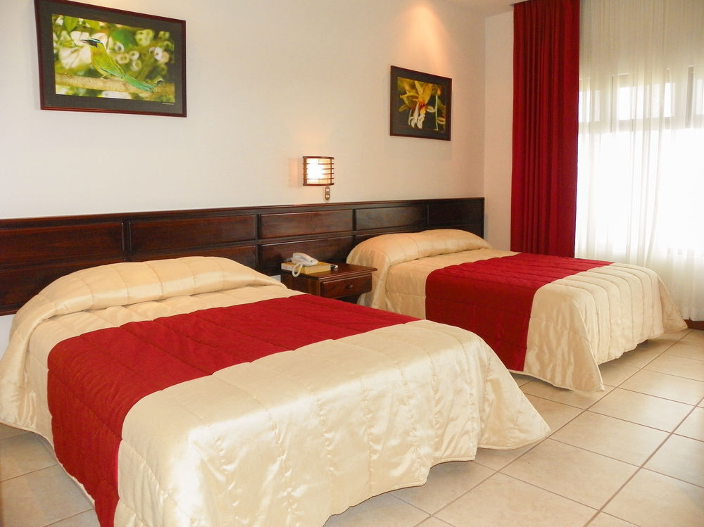 Hotel y Country Club Suerre by null