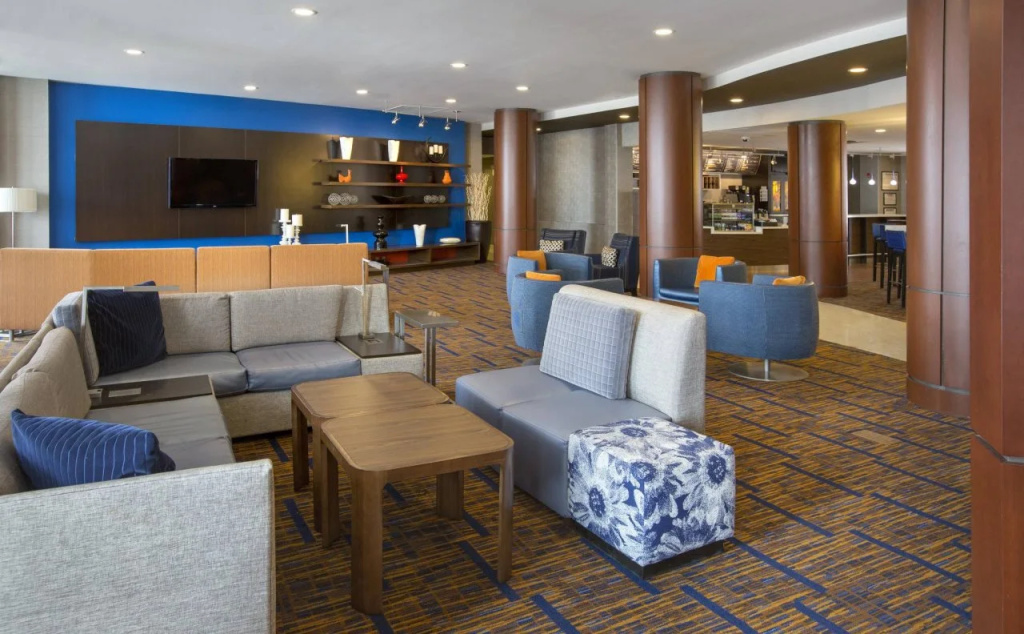 Lobby & Reception