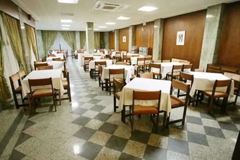 Food & Beverage