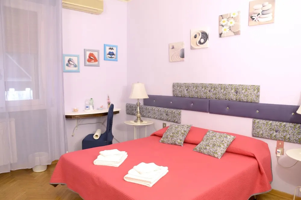 Standard Double room with river view (full double bed)