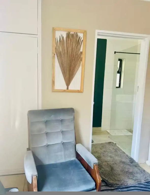 Modern Studio in Greendale - 2337