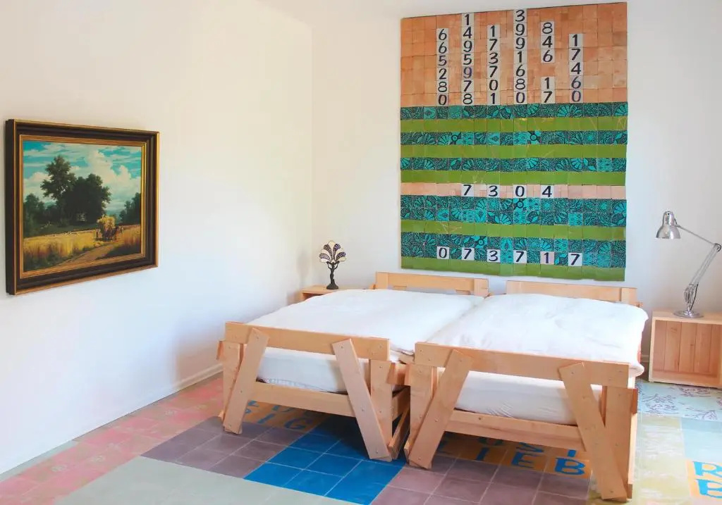 Apartment with garden view