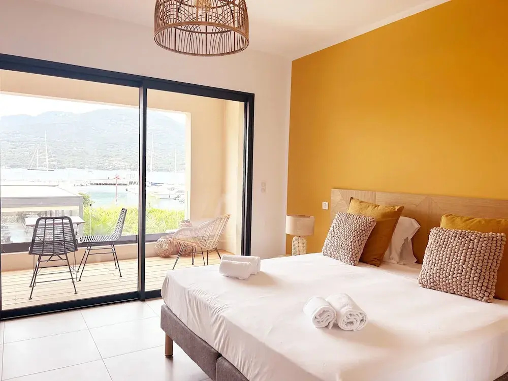 Superior Double room with balcony and with sea view (full double bed)