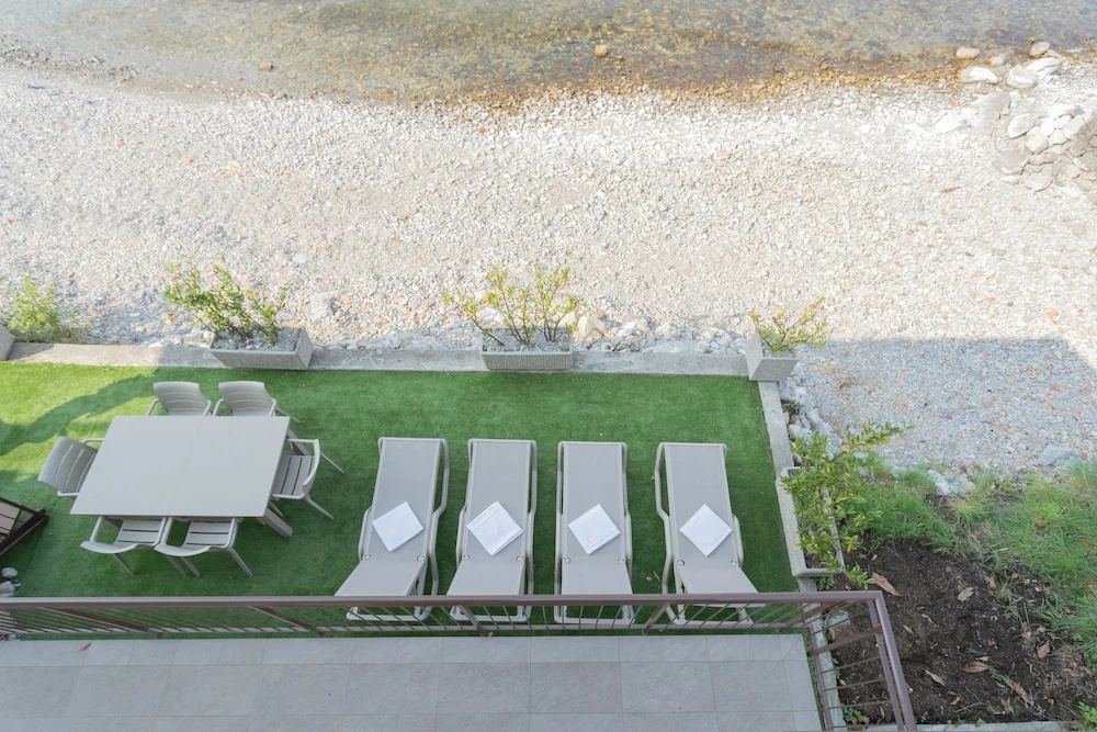 Dream Lake Apartments