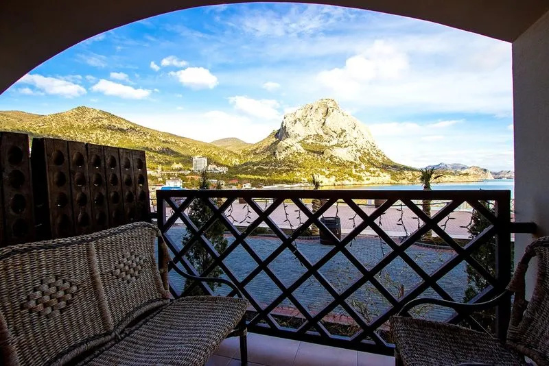 Balcony & Terrace