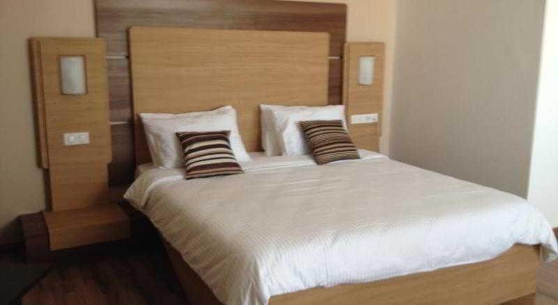 Standard Double room with balcony (full double bed)