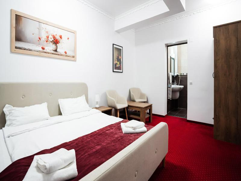 Executive Double room with balcony (full double bed)