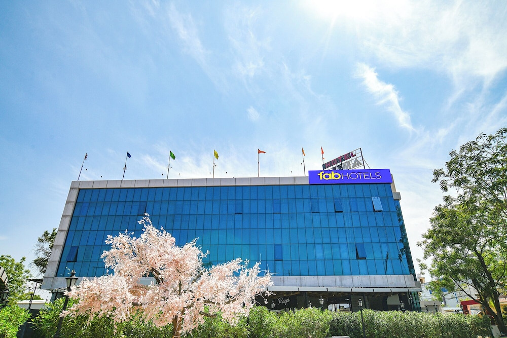 Fabhotel Rama