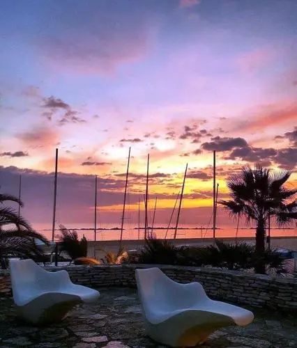 Beach & Waterfront
