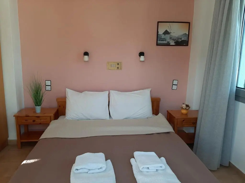 Standard Double room (full double bed)