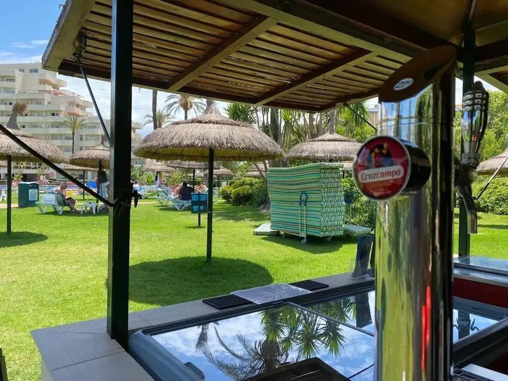 Apartamentos Benal Beach