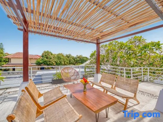 Villa Milano - 6BDR, prime location, pool & garden