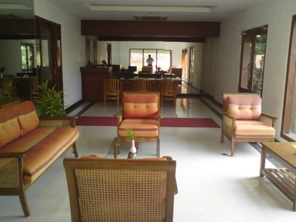 Lobby & Reception