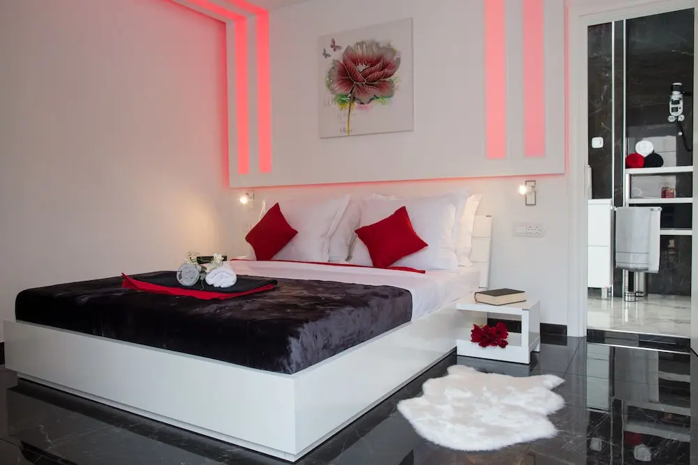 4 Bedrooms Villa with sea view