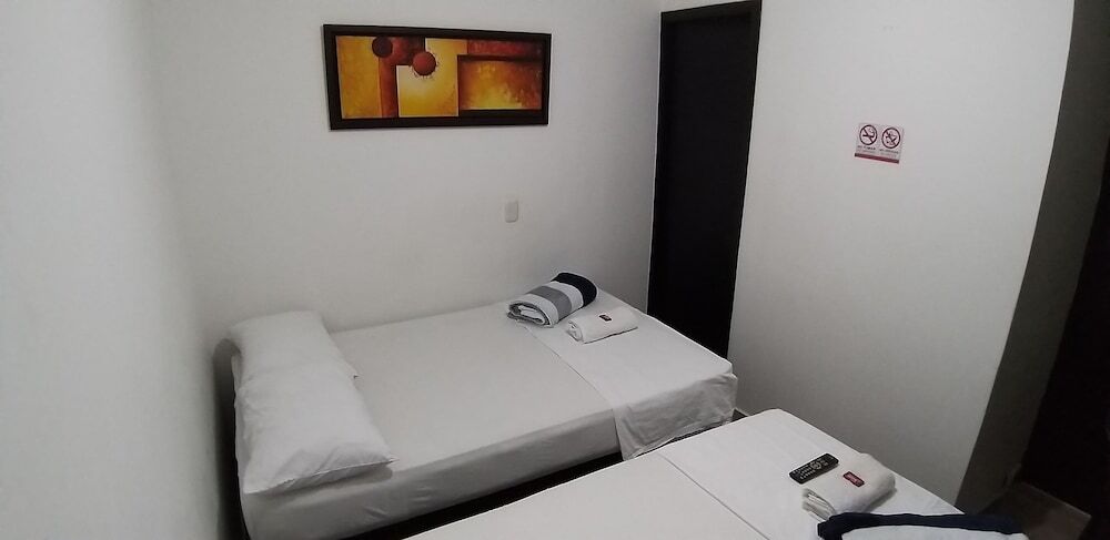Двухместный номер Economy 2 отдельные кровати в Laureles Home