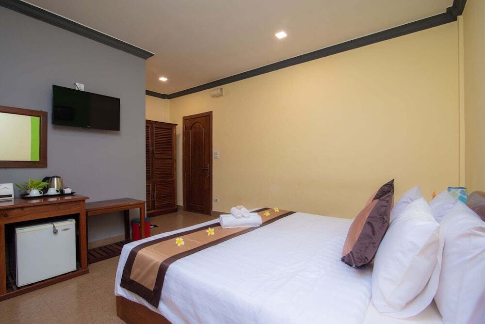 雙人套房，配有雙人床