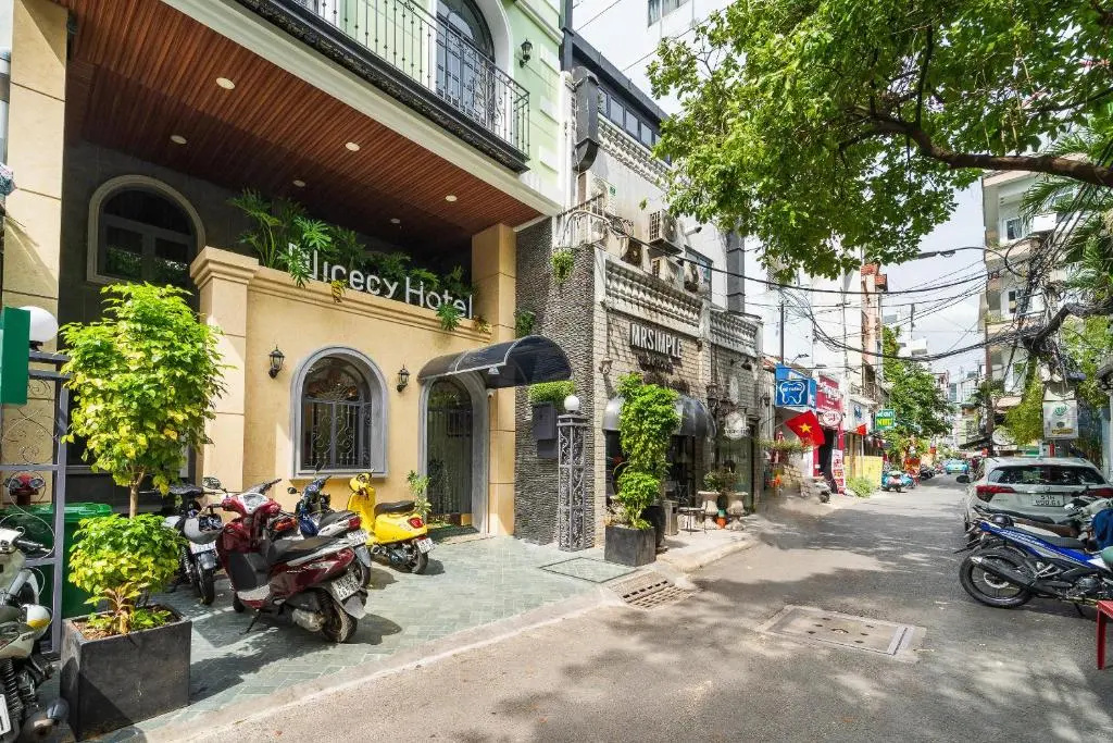 Nicecy Hotel - Truong Quyen