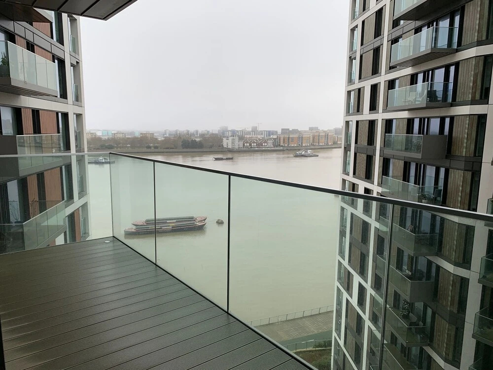 2-bed in Woolwich Riverside With Cinema And Pool