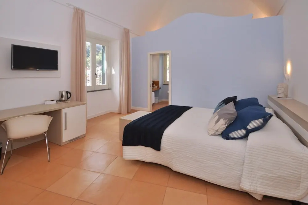 1 Bedroom Superior Triple room