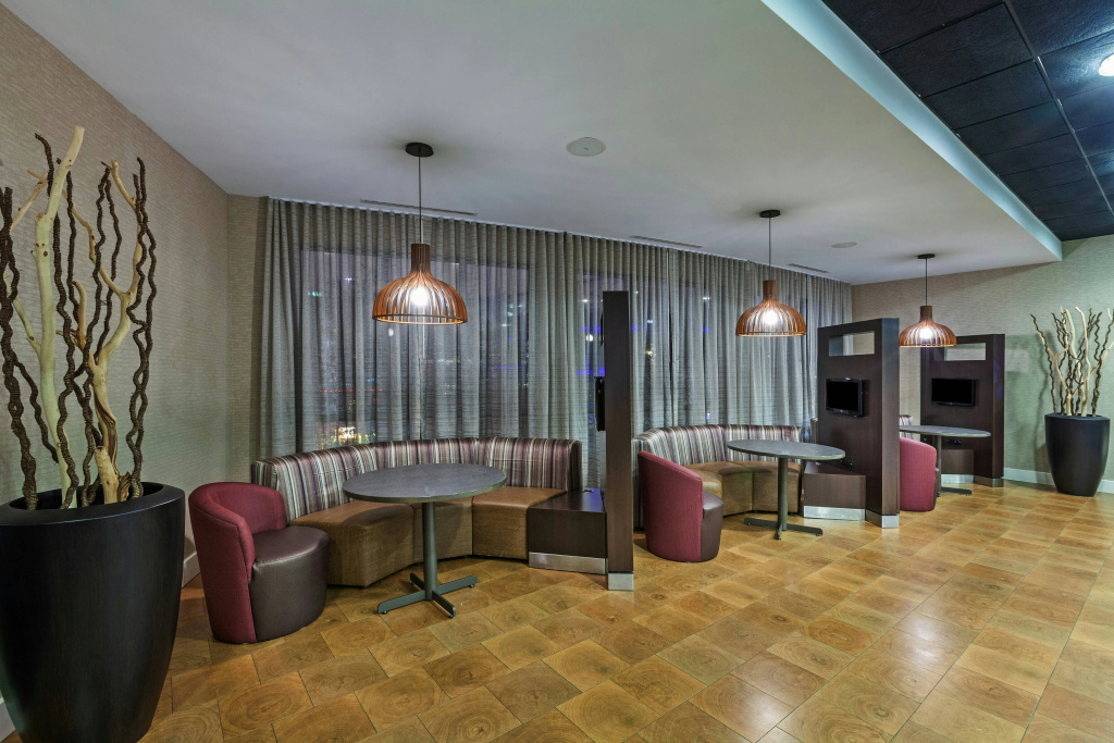 Courtyard by Marriott Tulsa Woodland Hills