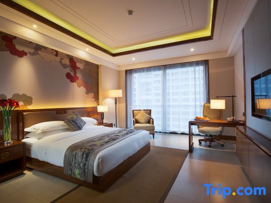 Двухместный номер Deluxe с видом на сад двуспальная кровать в Jinghai Hotel & Resort