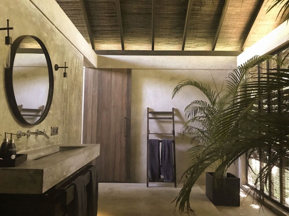Kaju Green Eco Lodges Hotel